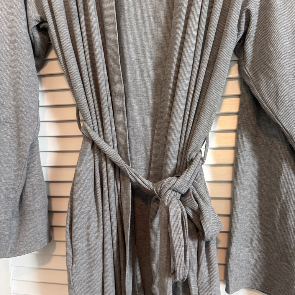 Skims Soft Lounge Robe - Picture 2 of 4